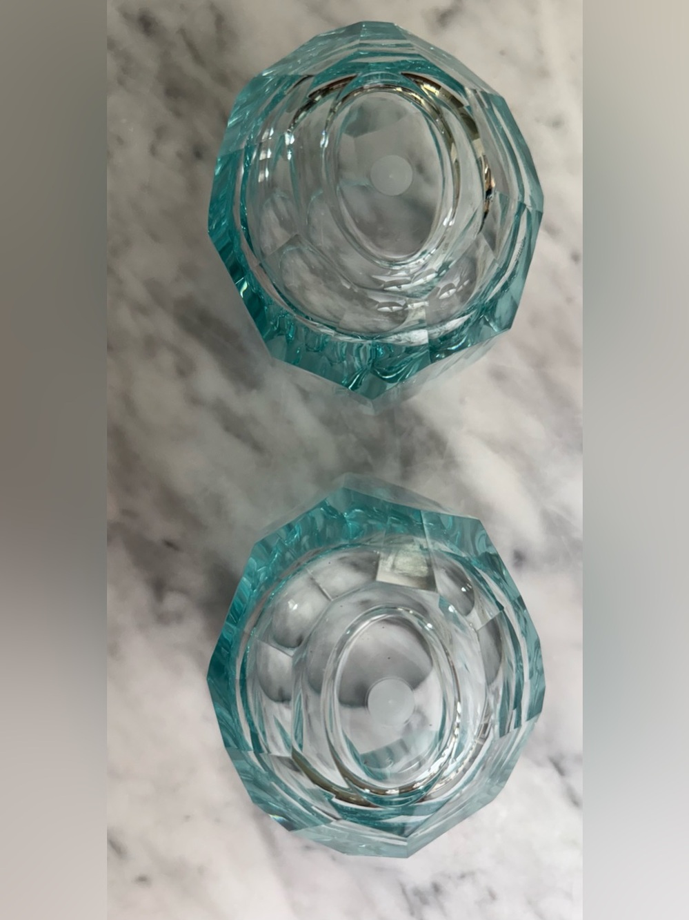 New RACHEL ZOE Aqua Blue Acrylic Faceted Tumbler Drink Glass - Picture 3 of 5
